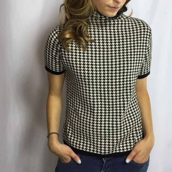 Houndstooth vintage sweater. Made in Italy.