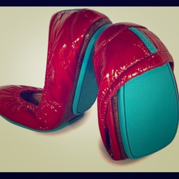 Red patten tieks