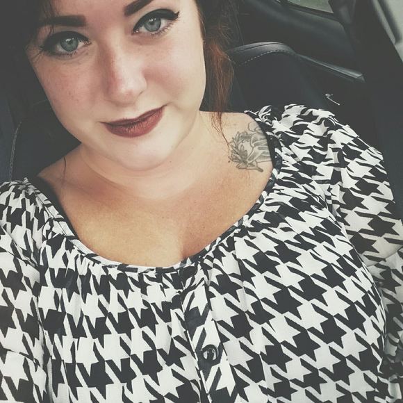 Meet your Posher, Danielle - Picture 1 of 1