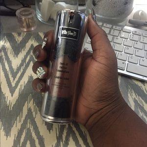 Kat Von D Lock it Foundation