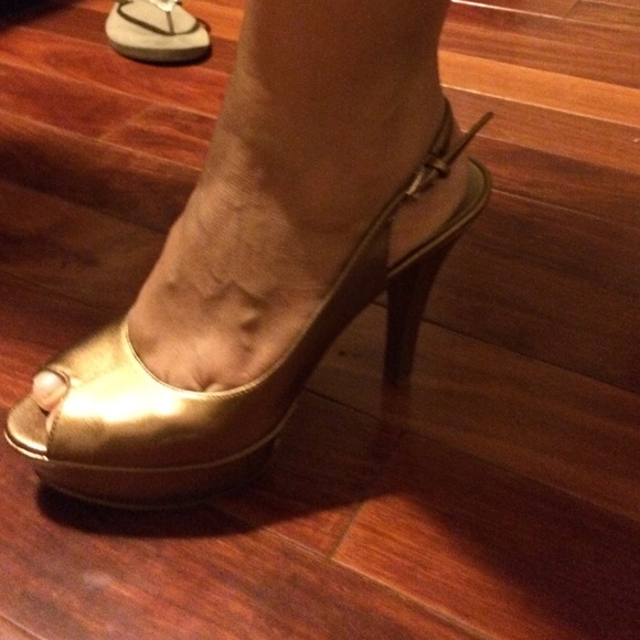 Nine West Gold Heels - Picture 2 of 3