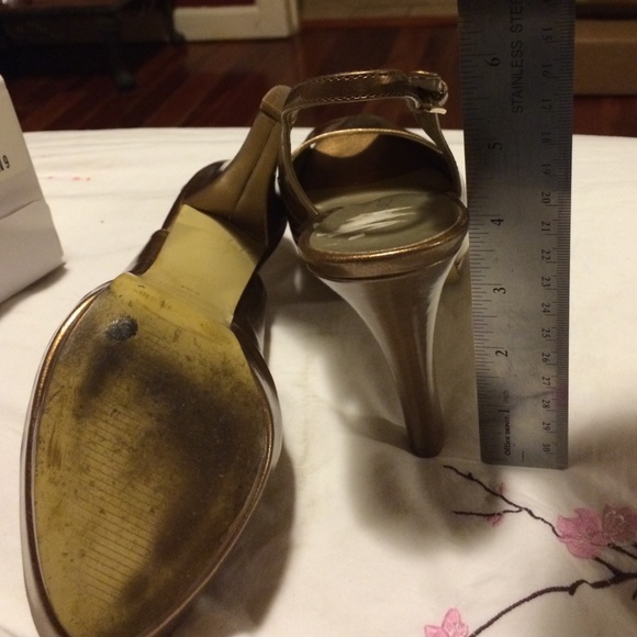 Nine West Gold Heels - Picture 3 of 3