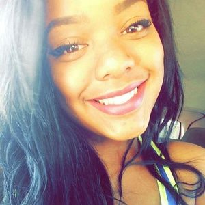 Meet your Posher, Tayler