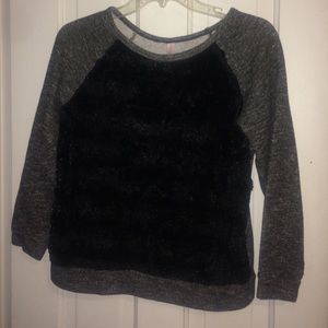 Gray sleeved black faux fur sweater