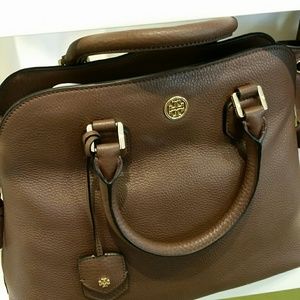 Meet your Posher, Connie