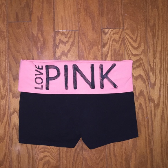🚫sold in bundle🚫VS PINK yoga shorties