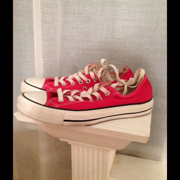 Youth All Star Converse Shoes size 5.5