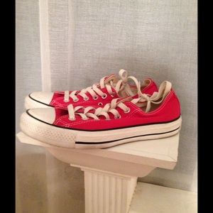 Youth All Star Converse Shoes size 5.5