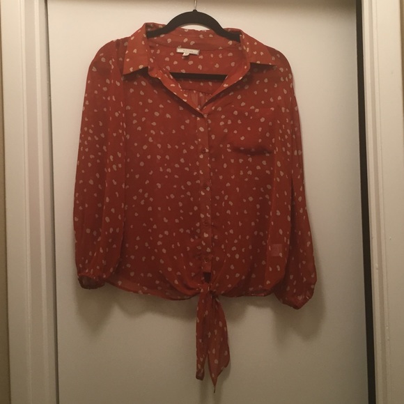 Cute top. - Picture 1 of 3