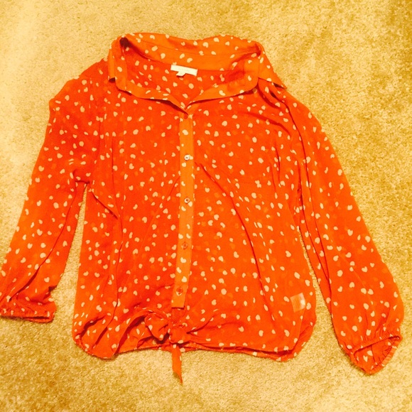 Cute top. - Picture 2 of 3