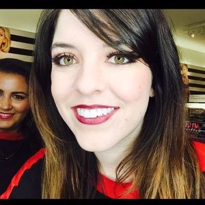 Meet your Posher, Amy