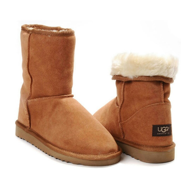 Classic UGG short boots