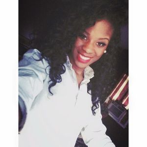Meet your Posher, Latisha