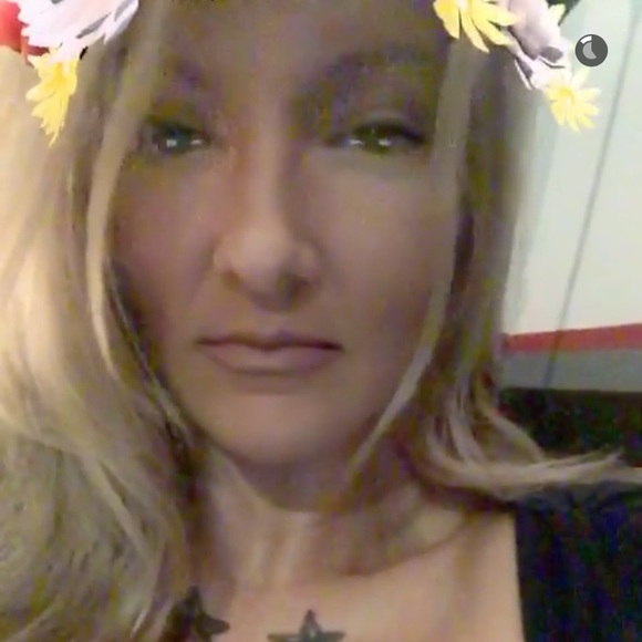 Meet your Posher, Nikki