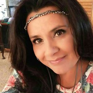 Meet your Posher, Ana