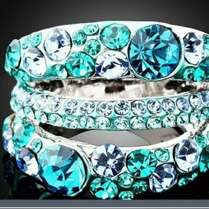 Silver & Blue,3 banded ring. So Pretty. SZ 7