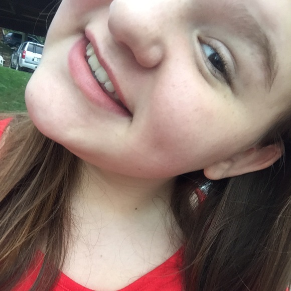 Meet your Posher, Jennifer - Picture 1 of 1