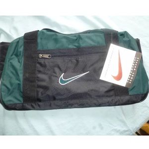 NWT green & black Nike duffle  sports bag