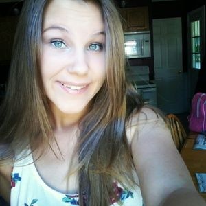 Meet your Posher, Brooke