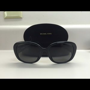 🎉✂️REDUCED✂️🎉.  Michael Kors sunglasses