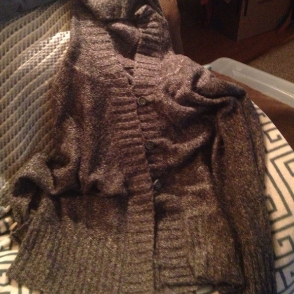 Daisy Fuentes sweater