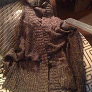 Daisy Fuentes sweater