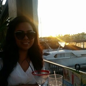 Meet your Posher, Keila