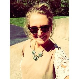 Meet your Posher, Abigail