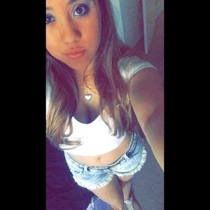 Meet your Posher, Marissa