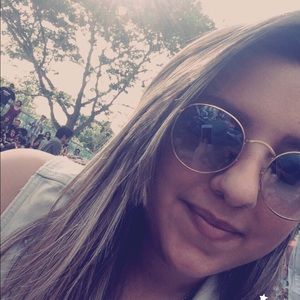 Meet your Posher, Marina