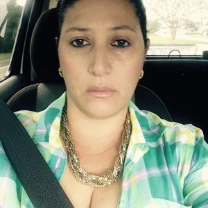 Meet your Posher, Kenia