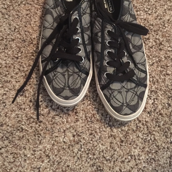 6 hour sale👑authentic 7 1/2 coach shoes
