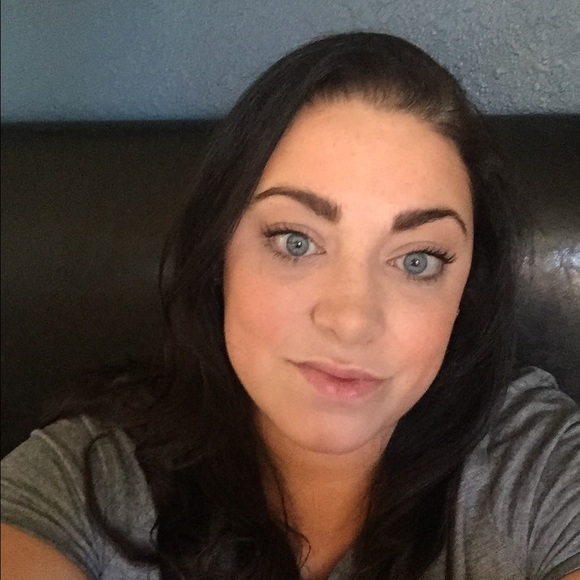 Meet your Posher, Keisha