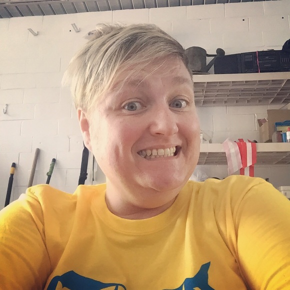 Meet your Posher, Amy - Picture 2 of 3