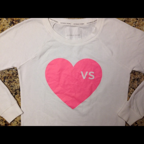 PERFECT Victoria Secret pullover! - Picture 2 of 2