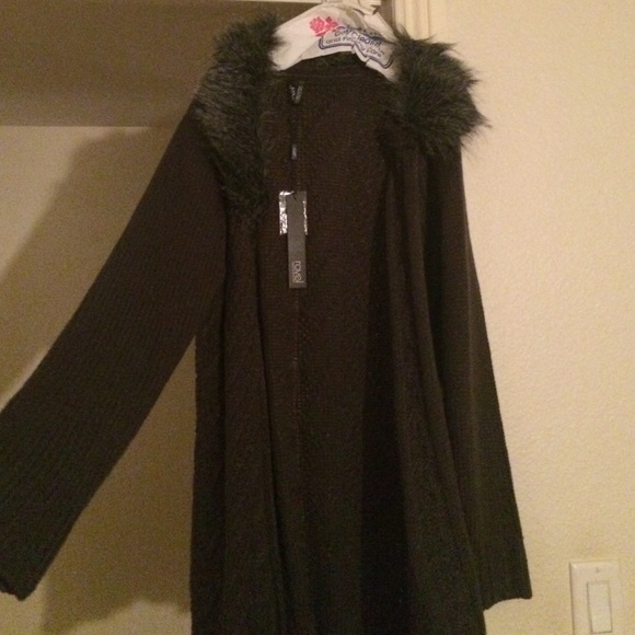 BRAND NEW fur collar cardigan