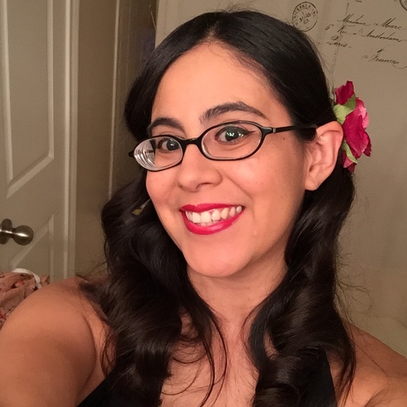 Meet your Posher, Lorena - Picture 2 of 2