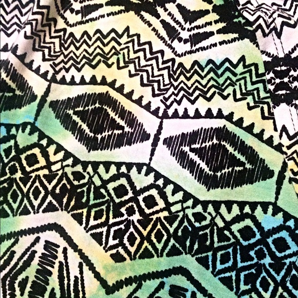 Aztec pattern cardigan. Wonderful condition! - Picture 2 of 2