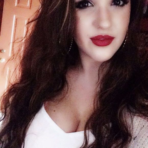 Taurus♉️ Music is my passion. Makeup is a hobby.💋