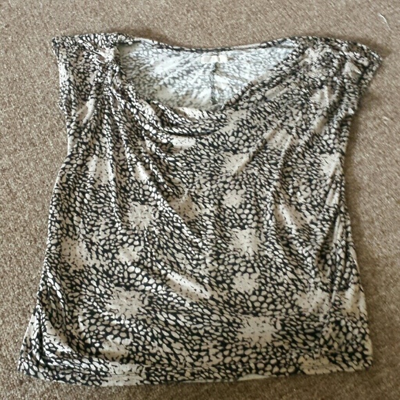 Old navy maternity top