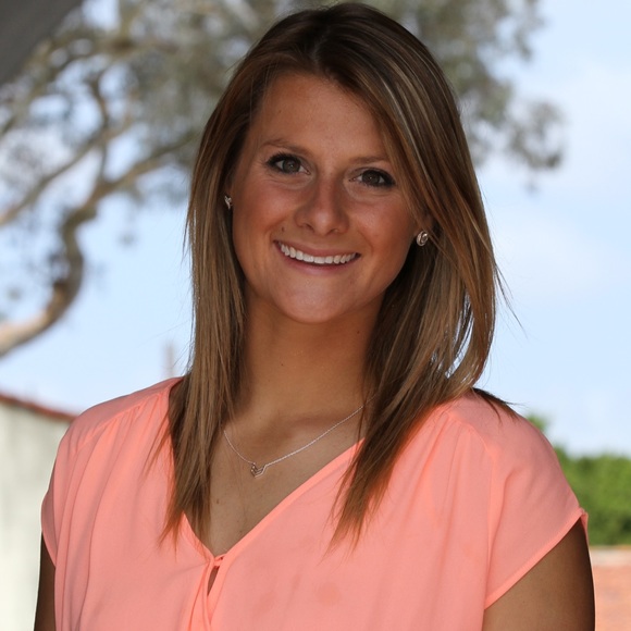 Meet your Posher, Nicole - Picture 1 of 1