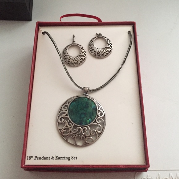 18" pendant and earring set