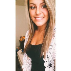 Meet your Posher, Halie