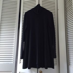 Susana Monaco turtleneck swing top, M