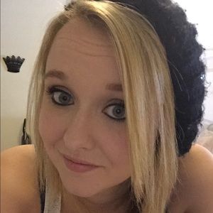 Meet your Posher, Christina