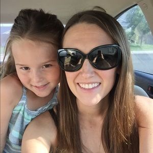 Meet your Posher, Carly