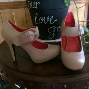 Madeline Stuart High heels