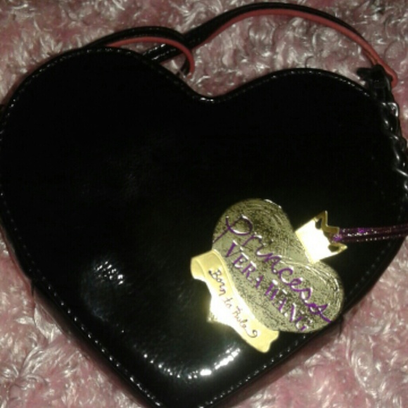 NEW Vera Wang Princess heart shaped purse - Picture 3 of 4