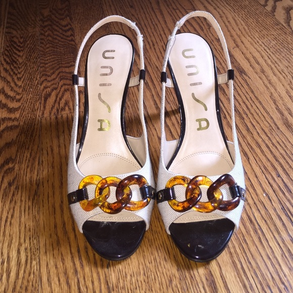 Slingback Tan Heel w/ Brown Circle Accent size 7.5