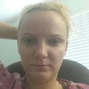 Meet your Posher, Elissa